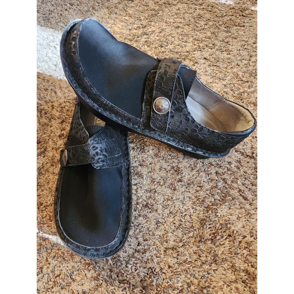 Alegria Dena Black Embossed Leather Clogs Shoes Women's EU 38 US 8 NWOT